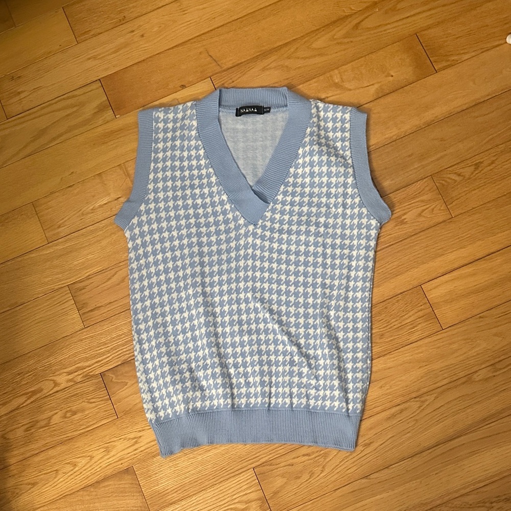 Light Blue and White Houndstooth Pattern V-Neck Sweater Vest